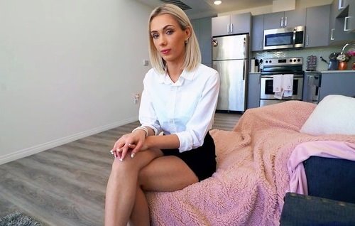 Скромная риелторша смогла так же наставить киску как девушка клиента, а значить он этот дом берёт.