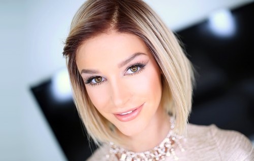 Емма Хикс очень влажная киска и хорошая глотка.